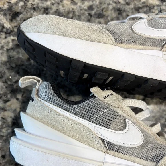 Nike Kids Black and Gray Sneakers - Picture 10 of 11